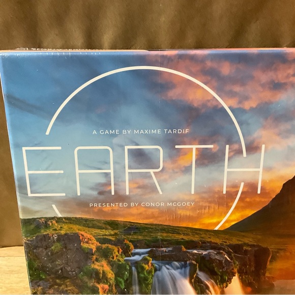 New! Earth Board Game NEW Sealed Maxime Tardif Conor Mcgoey Insideup Games - Picture 2 of 8